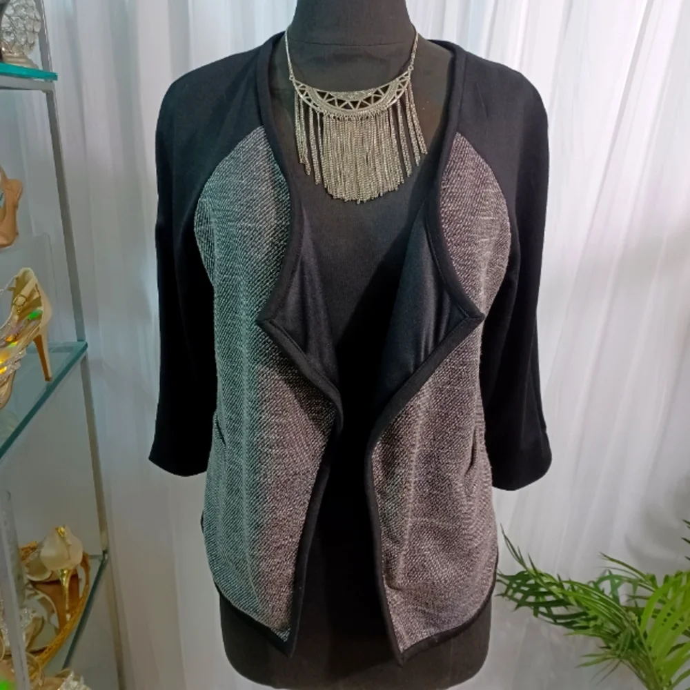 Dana Buchman, Sleek Open Front, Black & White Jacket/Blazer Size: 10